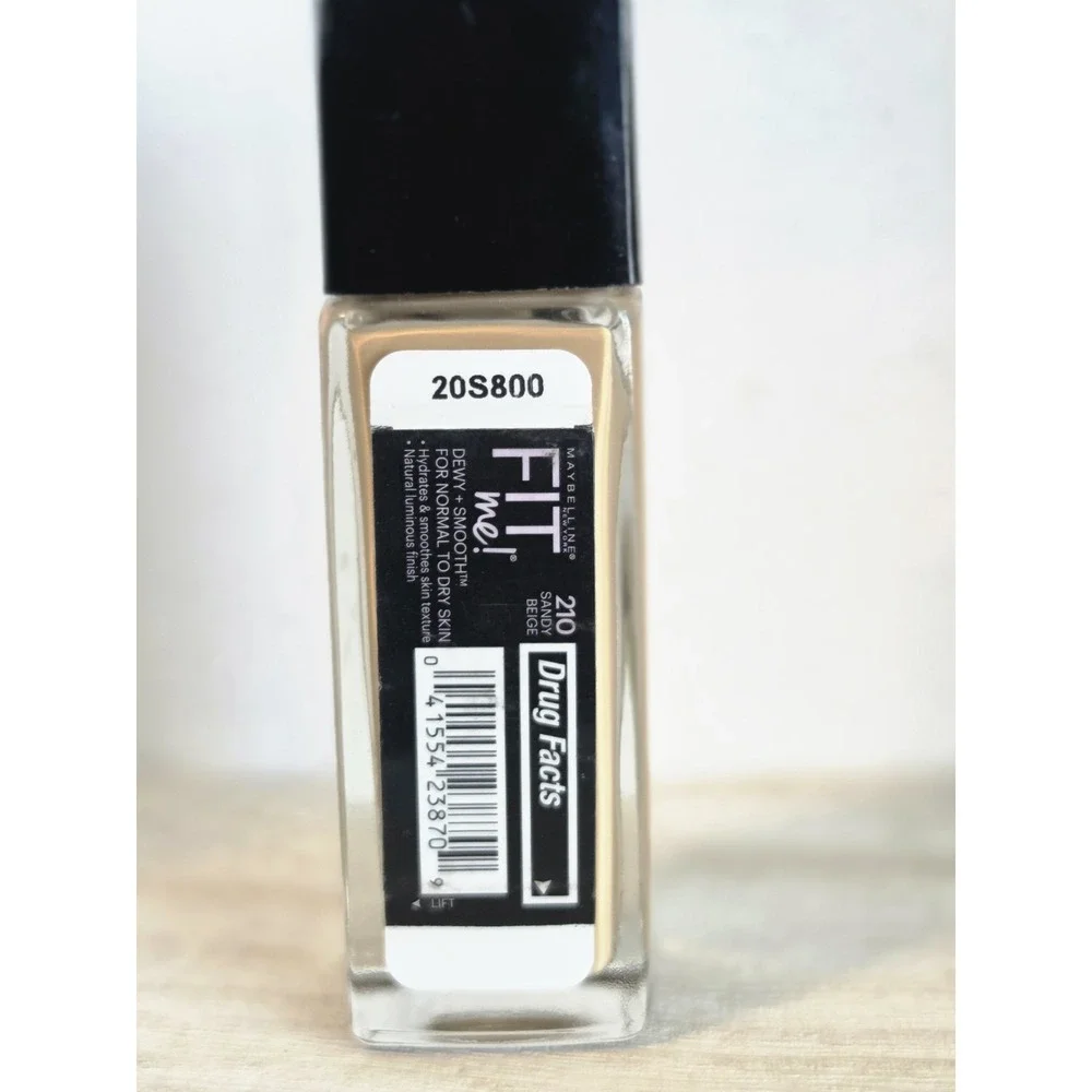 Maybelline Fit Me Dewy & Smooth ~  Shade 210 Sandy Beige